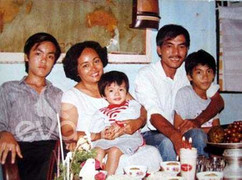 Lộ ảnh gia đình Hà Tăng thời nghèo khó