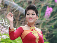 Làm show với Việt Hoàn, Anh Thơ trở lại hoành tráng