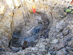 Đầu tên lửa nặng gần 1 tấn dưới ruộng lúa