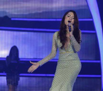 Bất ngờ Vietnam Idol: Hương Giang đi tiếp