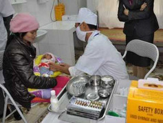 Lý giải nguyên nhân trẻ tử vong sau khi tiêm vắc xin