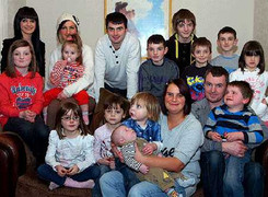 Bà mẹ có 16 đứa con vẫn muốn đẻ tiếp