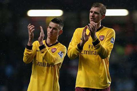 Hòa thất vọng, Arsenal lẹt đẹt ở giữa bảng xếp hạng