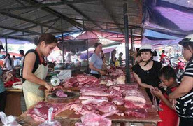 Ba người thương vong vì miếng thịt bò