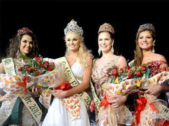 Video: Nóng bỏng màn thi bikini Hoa hậu Trái đất 2012