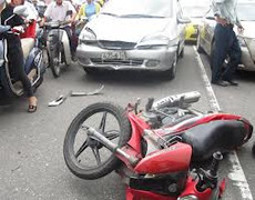 Tông xe máy vào tường, một du khách Nga tử vong