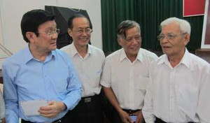 Cử tri muốn lãnh đạo học văn hoá từ chức