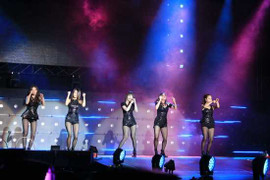 Cuộc chơi toan tính của sao Hàn tại showbiz Việt