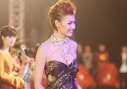 Hồng Quế mặc váy xuyên thấu: 'Tôi kệ người ta nói'