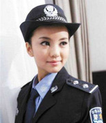 Thế giới 24h: Giả cảnh sát trên mạng, chân dài ngồi tù