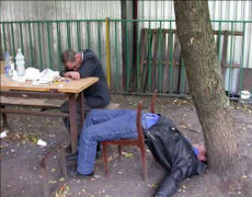 Mâu thuẫn nhỏ trong lúc ăn, giết bạn nhậu