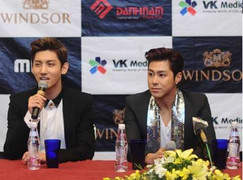 Họp báo nhanh kỷ lục, dàn sao Hàn xuất hiện chớp nhoáng