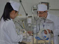 Sản phụ bị tai nạn, mổ cứu thai nhi 0,8kg