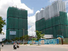 Ngân hàng siết nợ, bán rẻ khách sạn, biệt thự