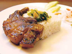 Ăn quá nhiều thịt, cậu bé bị tàn phế