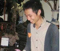 Truy tìm thủ phạm trộm tranh tiền tỷ bị camera ghi lại