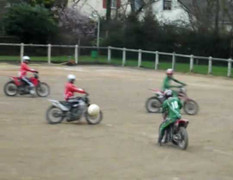 Hầm hố đá bóng bằng motor