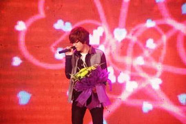 Clip Bùi Anh Tuấn, Khánh Chi khiến sinh viên phát cuồng