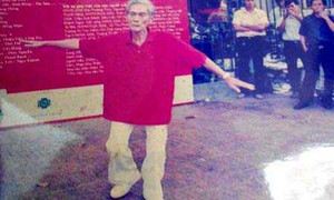 Lạ lùng cụ ông xoay cả ngàn vòng không chóng mặt