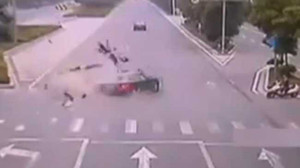 Tai nạn đáng sợ do phóng nhanh vượt ẩu