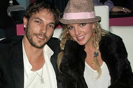 Britney Spears và món nợ 8 năm chưa trả