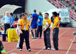 Cầu thủ Việt to tiếng với ban huấn luyện sau trận đấu