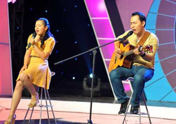 Võ Trọng Phúc tái xuất cùng cô gái gây sốt