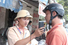 Uống 2 cốc bia bị phạt tới 15 triệu đồng