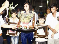 Cô dâu Việt ôm con tự tử: Hé lộ nguyên nhân thảm kịch