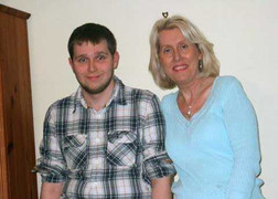 Nhận giấy nợ gần 300 triệu đồng, nam sinh tự tử