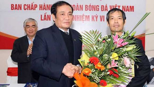 Lãnh đạo VFF có dám uống 'rượu tự trọng'