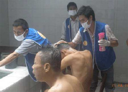 Người đàn ông ngày tắm 2 lần, có 5 đời vợ