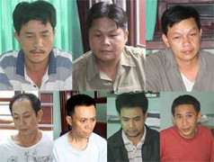 Làm 'ảo thuật' trên xe khách rồi cưỡng đoạt tài sản