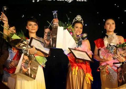 Loạn thi nữ sinh đẹp: Bộ GD-ĐT lên tiếng