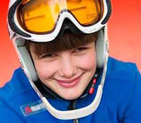 Nuôi chó, nữ sinh suýt mù mắt