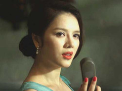 ‘Phim nóng’ của Lý Nhã Kỳ đối đầu 'Ngày tận thế' 2012