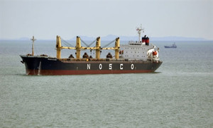 Tàu Việt Nam cứu sống 39 người trôi dạt trên biển