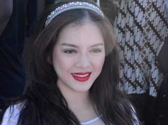 Lý Nhã Kỳ xinh đẹp như Bạch Tuyết tại Nam Phi