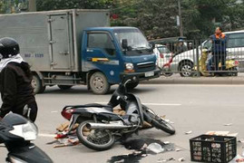 Bị xe bồn cán, vợ tử vong, chồng nguy kịch