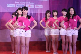 Nhiều cái để thi, sao cứ phải thi nữ sinh đẹp?