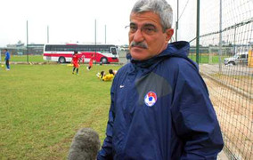 HLV Calisto: Công Vinh không phải cầu thủ ích kỉ