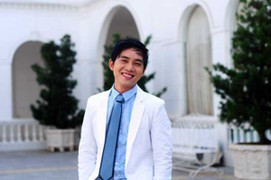 Thầy tâm lý điển trai lý giải cảnh tình tứ trong lớp