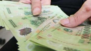 Bi đát thưởng Tết