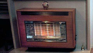 Đi gần máy sưởi, bé gái 4 tuổi bốc cháy