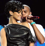 Vừa tái hợp, Rihanna muốn sinh con cho bồ trẻ vũ phu