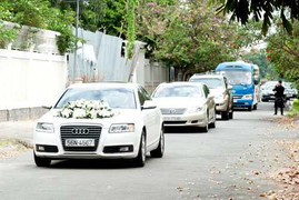 Những dàn xe cưới 'khủng' nhất Việt Nam năm 2012