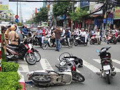 Bắt 2 tên cướp bắn người, cướp xe SH