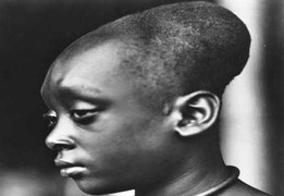 Kỳ quái bộ tộc đầu dài ở Congo