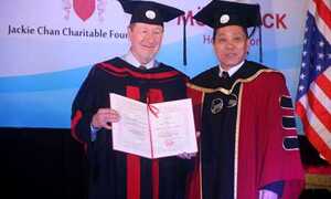 GS đạt Nobel Vật lý nhận bằng tiến sĩ danh dự tại VN