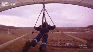 Dập mặt xuống đất vì 'Tôi tin tôi có thể bay'